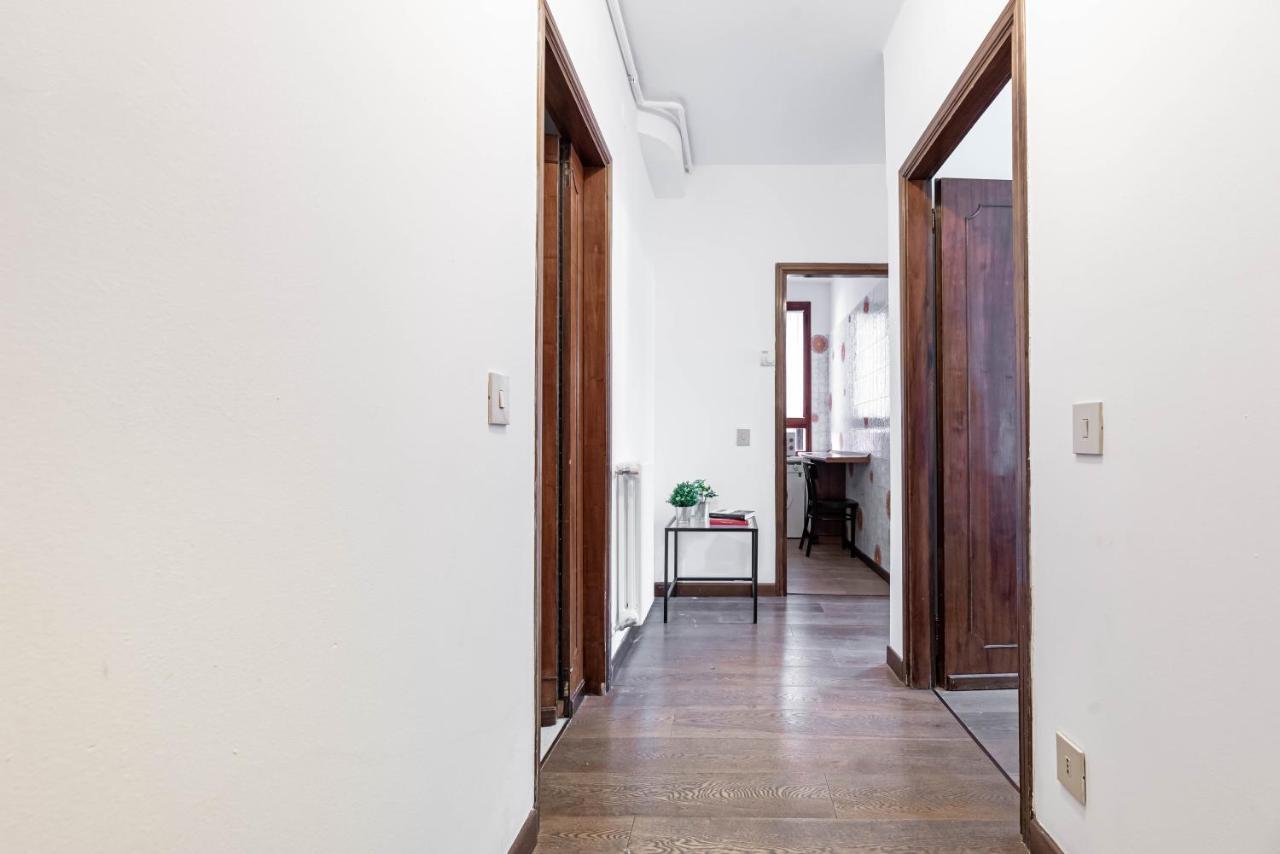 Venezia-San Marco View On Luxury Shopping Street Apartment Exterior photo